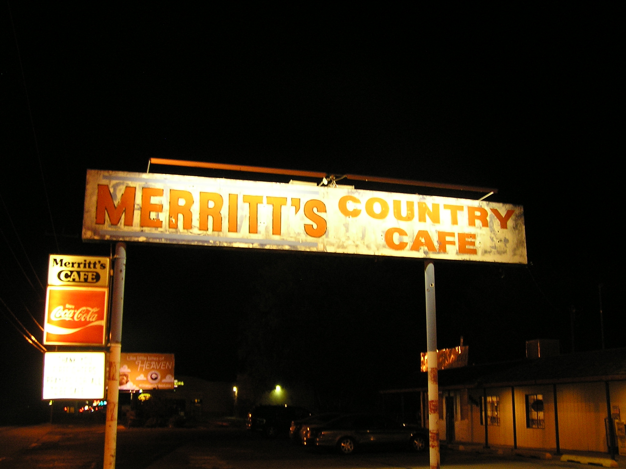 Merritt's Country Cafe outdoor sign